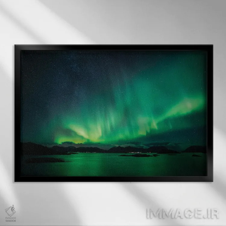 تابلو نمایش شبانه اثر فابیان فورتمن - نمای قابدار مشکی