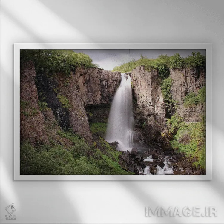 تابلو بازی با زمان در ایسلند، عکس با نوردهی طولانی اثر فلوریان اولبرشتس - نمای قابدار سفید