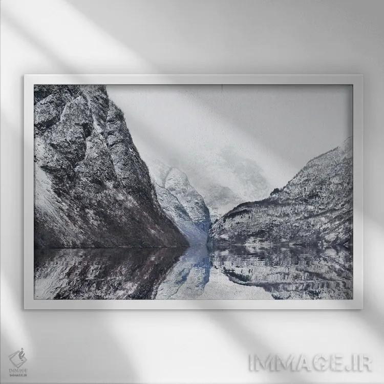 تابلو بازتاب طبیعی بینقص فیورد گودوانگن در نروژ اثر فلوریان اولبرشتس - نمای قابدار سفید