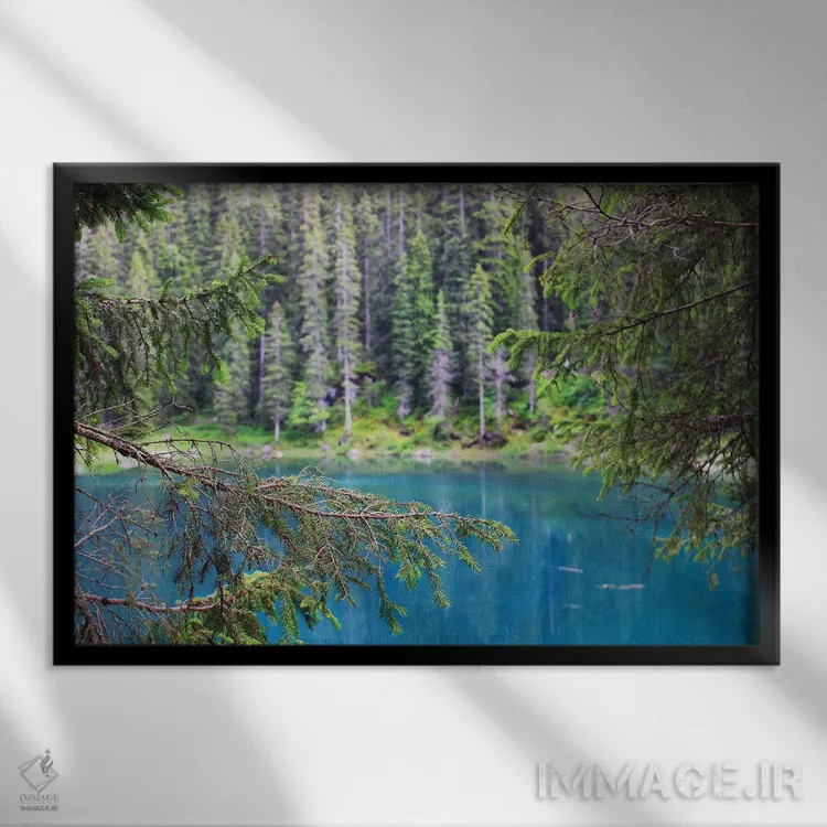 تابلو تمرکز ناخواسته، دریاچه کارزا، ایتالیا اثر فلوریان اولبرشتس - نمای قابدار مشکی