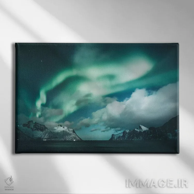 تابلو شبها در جزیرهٔ افسانهای اثر استفن فوسبک - نمای روبهرو روی دیوار