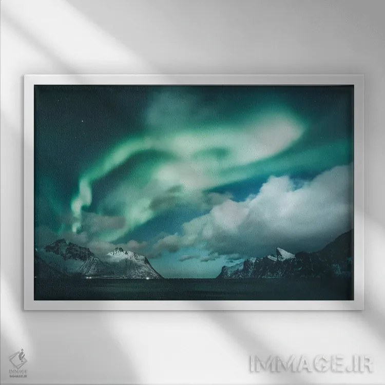 تابلو شبها در جزیرهٔ افسانهای اثر استفن فوسبک - نمای قابدار سفید