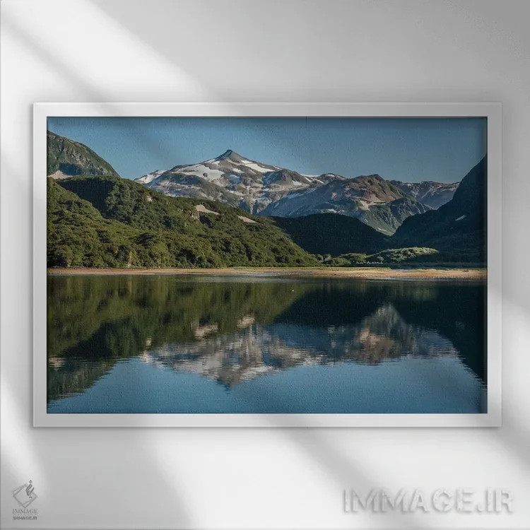 تابلو Alaska, Katmai National Park. Landscape in Geographic Harbor of Amalik Bay.,ایالات متحده، آلاسکا، پارک ملی کتمای. منظره در بندر جغرافیایی خلیج آمالیک اثر فرانک زوری - نمای قابدار سفید