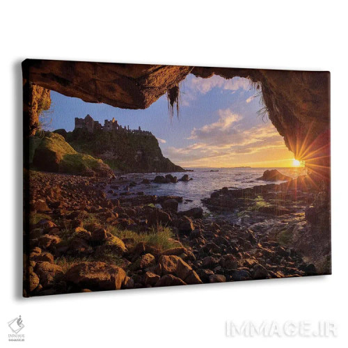 تابلو قاببندی غروب غارها در قلعه دانلوس، ساحل جاینت، شهرستان انترم، ایرلند شمالی اثر گارث مککورمک - نمای پرسپکتیو محصول