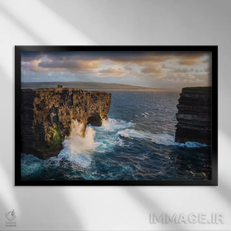 تابلو غروب در دان بریسته، دماغه دونپاتریک، شهرستان مایو، ایرلند اثر گارث مککورمک - نمای قابدار مشکی