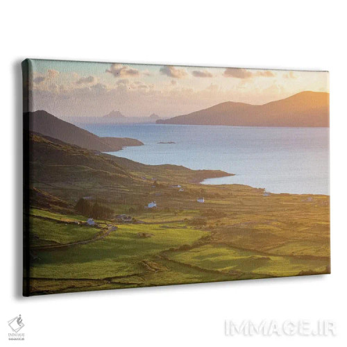 تابلو نور عصر بر مزارع و جزایر اسکلگ از خلیج بالیناسکلینگ دوم، شهرستان کری، ایرلند اثر گارث مککورمک - نمای پرسپکتیو محصول