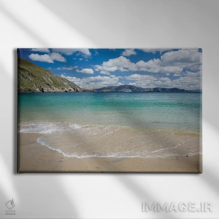 تابلو ساحل کیم اول، جزیره آکیل، شهرستان مایو، ایرلند اثر گارث مککورمک - نمای روبهرو روی دیوار