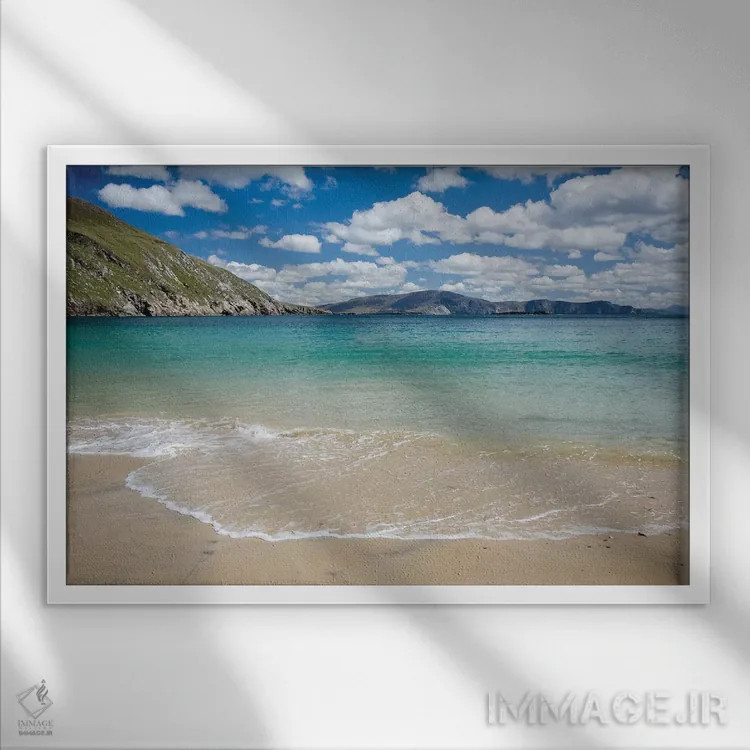 تابلو ساحل کیم اول، جزیره آکیل، شهرستان مایو، ایرلند اثر گارث مککورمک - نمای قابدار سفید
