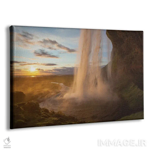 تابلو غروب در آبشار سلیالاندسفوس، ایسلند اثر گارث مککورمک - نمای پرسپکتیو محصول