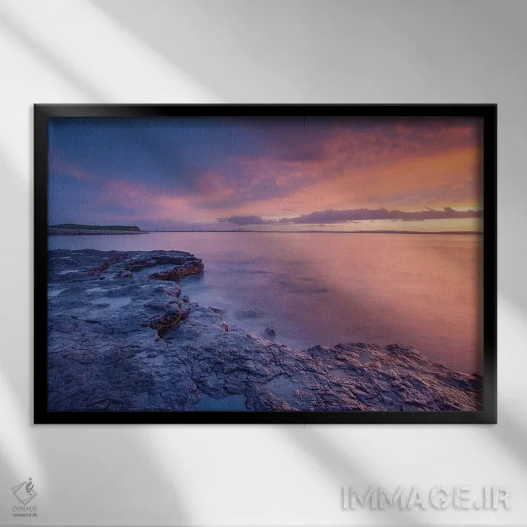 تابلو غروب بالای خلیج کیلالا، شهرستان اسلایگو، ایرلند اثر گارث مککورمک - نمای قابدار مشکی