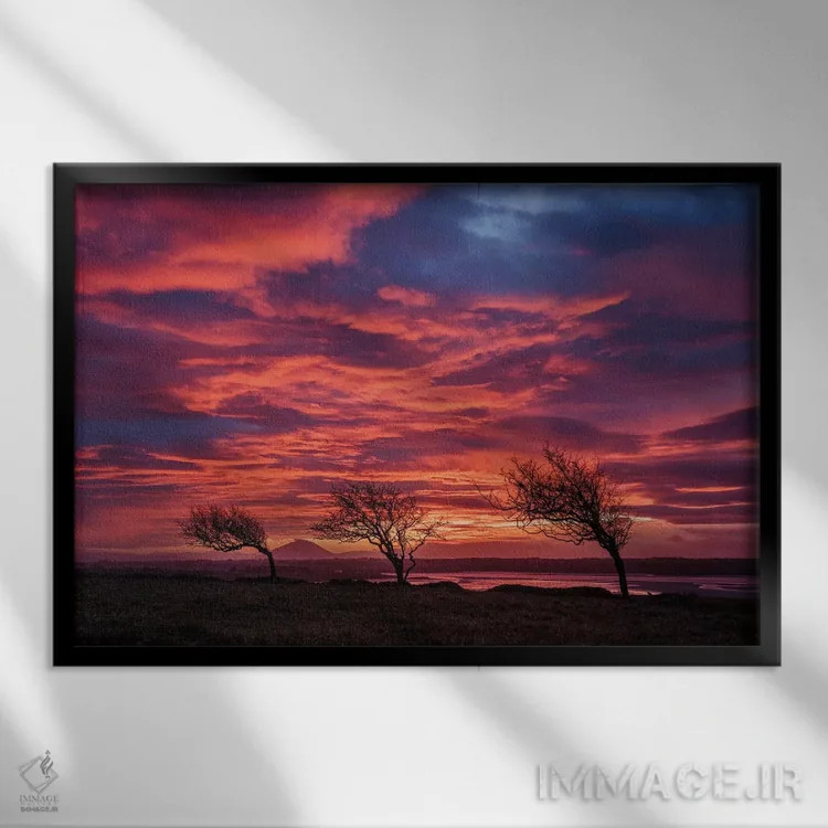 تابلو غروب بر فراز دهانه رود موی اول، شهرستان اسلایگو، ایرلند اثر گارث مککورمک - نمای قابدار مشکی