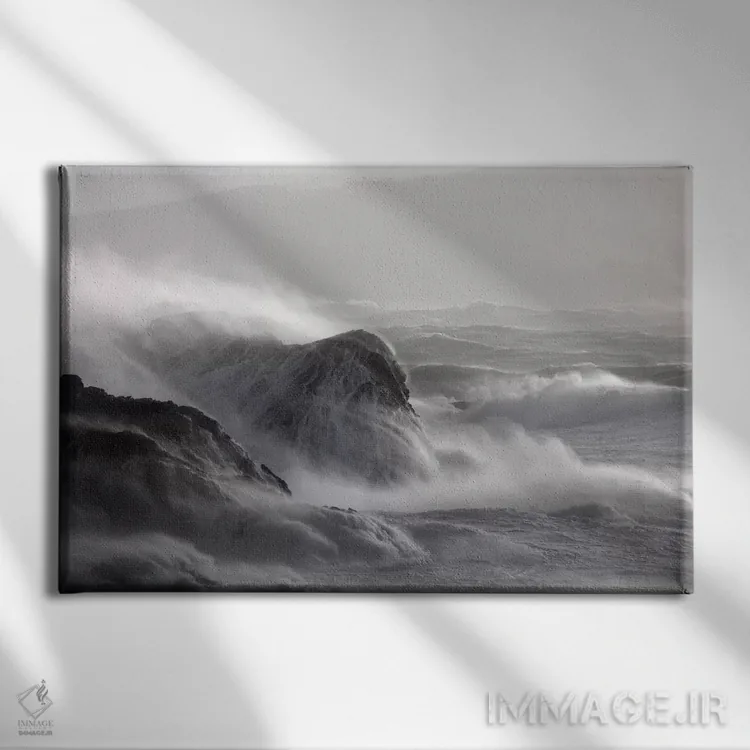 تابلو امواج کوبنده اول، شهرستان مایو، استان کوناکت، جمهوری ایرلند اثر گارث مککورمک - نمای روبهرو روی دیوار