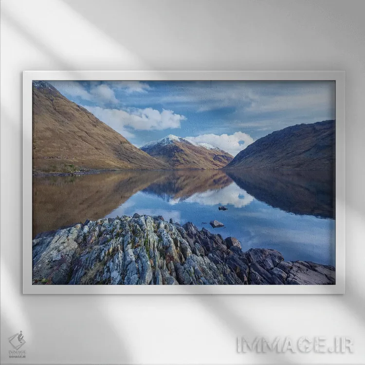 تابلو بازتابهای زمستانی، دولو، شهرستان مایو، ایرلند اثر گارث مککورمک - نمای قابدار سفید