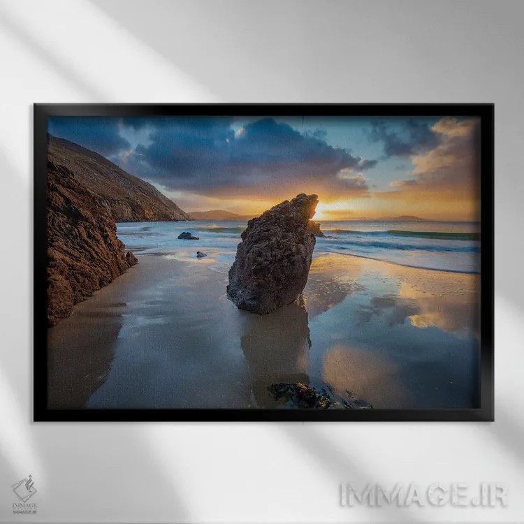 تابلو طلوع زمستانی دوم، خلیج کیم، جزیره آکیل، شهرستان مایو، ایرلند اثر گارث مککورمک - نمای قابدار مشکی