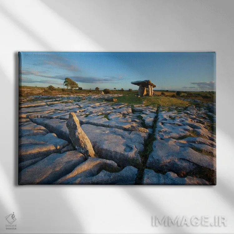 تابلو قبر دولمن پولنابرون دوم اثر گارث مککورمک - نمای روبهرو روی دیوار