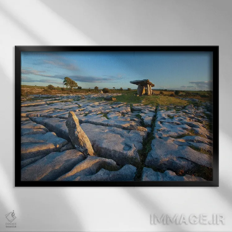 تابلو قبر دولمن پولنابرون دوم اثر گارث مککورمک - نمای قابدار مشکی