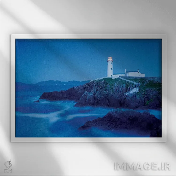 تابلو گرگ و میش دوم، فانوس دریایی فاناد، شهرستان دونگال، استان اولستر، جمهوری ایرلند اثر گارث مککورمک - نمای قابدار سفید