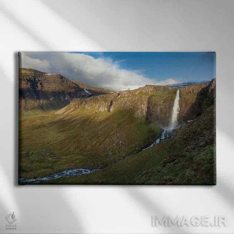 تابلو آبشار گروندارفوس، گروندارفیوردور، شبهجزیره اسنافلسنس، وستورلند، ایسلند اثر گارث مککورمک - نمای روبهرو روی دیوار