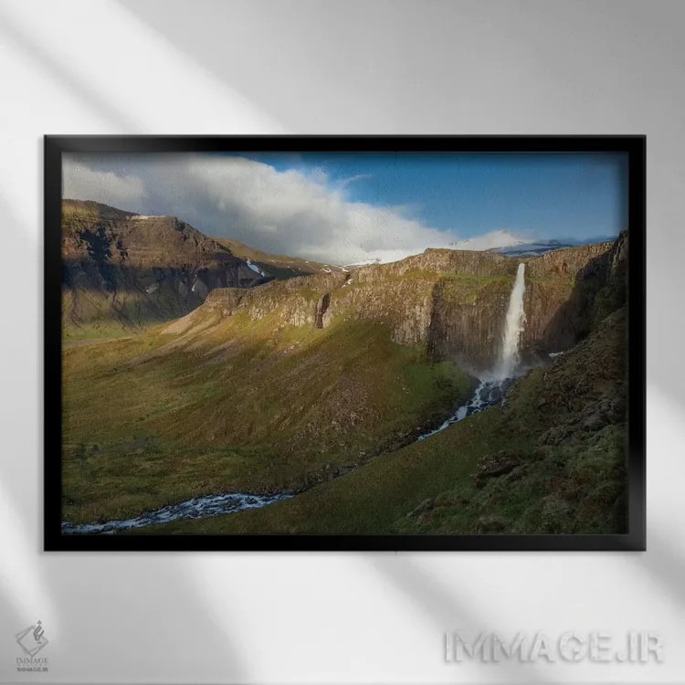 تابلو آبشار گروندارفوس، گروندارفیوردور، شبهجزیره اسنافلسنس، وستورلند، ایسلند اثر گارث مککورمک - نمای قابدار مشکی