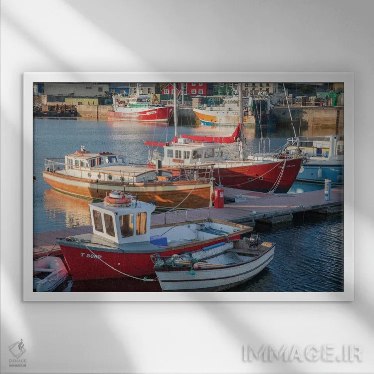 تابلو قایقهای ماهیگیری اول، بندر باورگل، شهرستان کری، استان مانستر، جمهوری ایرلند اثر گارث مککورمک - نمای قابدار سفید
