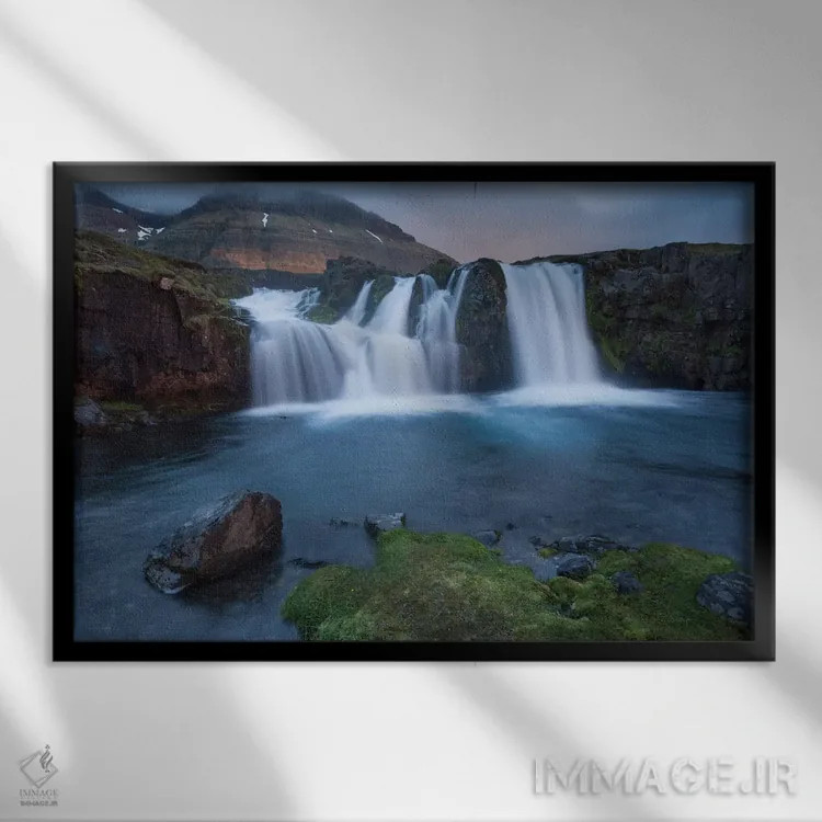 تابلو آبشار کیرکیوفلسفوس، گروندارفیوردور، شبهجزیره اسنافلسنس، وستورلند، ایسلند اثر گارث مککورمک - نمای قابدار مشکی