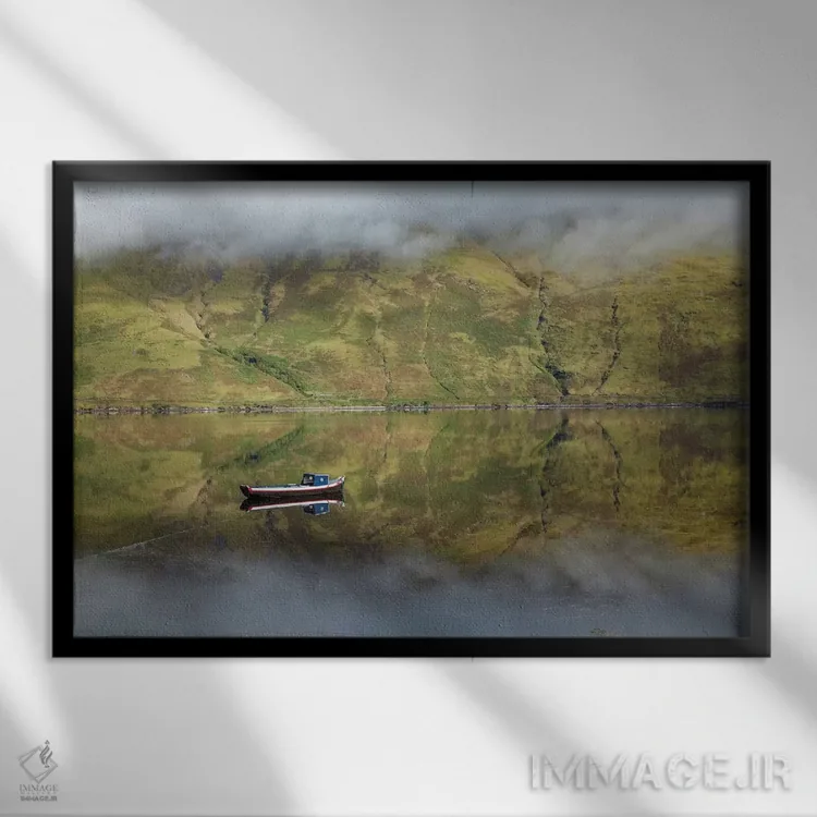 تابلو انعکاس مهآلود در بندر کیلاری، کونمارا، شهرستان مایو، استان کوناکت، جمهوری ایرلند اثر گارث مککورمک - نمای قابدار مشکی