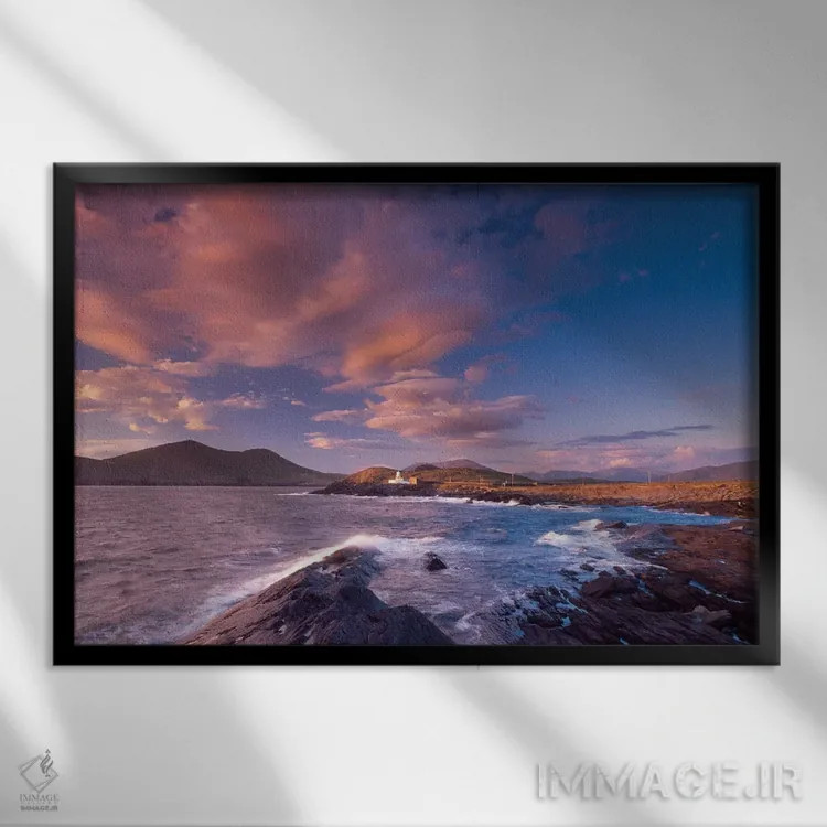 تابلو غروب بالای فانوس دریایی کرامول پوینت، جزیره والنتیا، شهرستان کری، استان مانستر، جمهوری ایرلند اثر گارث مککورمک - نمای قابدار مشکی