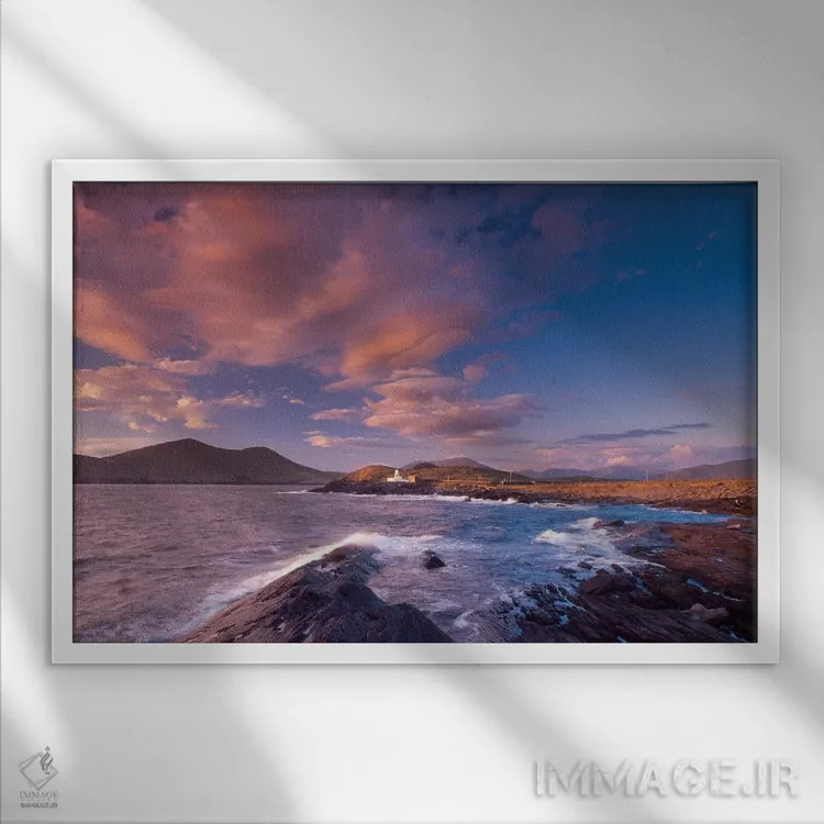 تابلو غروب بالای فانوس دریایی کرامول پوینت، جزیره والنتیا، شهرستان کری، استان مانستر، جمهوری ایرلند اثر گارث مککورمک - نمای قابدار سفید