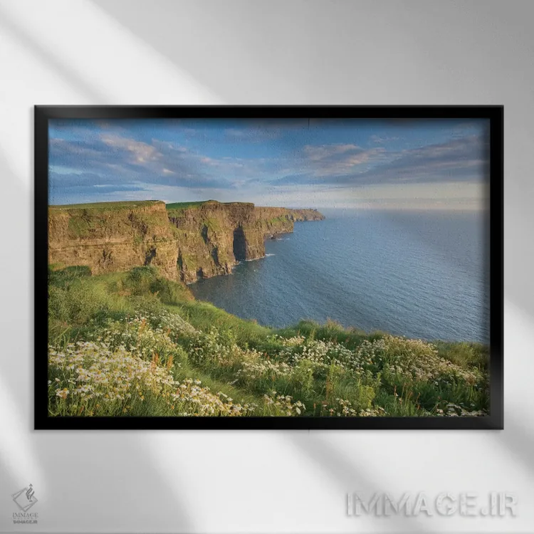 تابلو مرواریدهای تابستانی، صخرههای موهر، شهرستان کلیر، استان مانستر، جمهوری ایرلند اثر گارث مککورمک - نمای قابدار مشکی