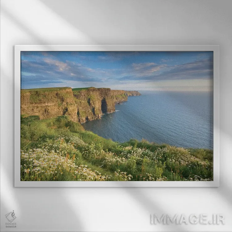 تابلو مرواریدهای تابستانی، صخرههای موهر، شهرستان کلیر، استان مانستر، جمهوری ایرلند اثر گارث مککورمک - نمای قابدار سفید