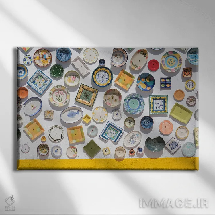تابلو بشقابهای رنگارنگ اثر گیلیارد برسسان - نمای روبهرو روی دیوار