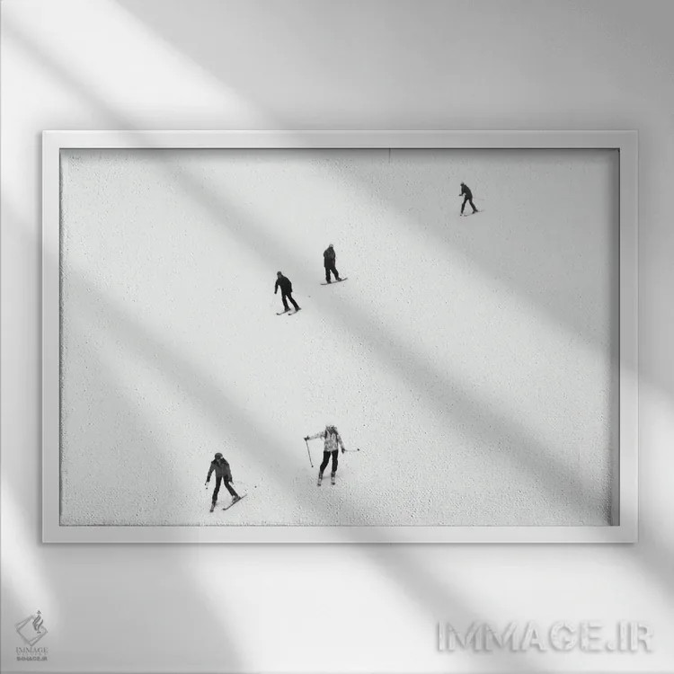 تابلو مینیمالیسم اسکی اثر گیلیارد برسسان - نمای قابدار سفید