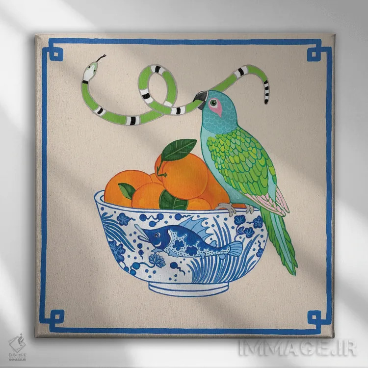 تابلو طوطی با مارها روی تنگ ماهی چینی با پرتقال اثر گرین ارکید بوتیک (بوتیک هنری) - نمای روبهرو روی دیوار