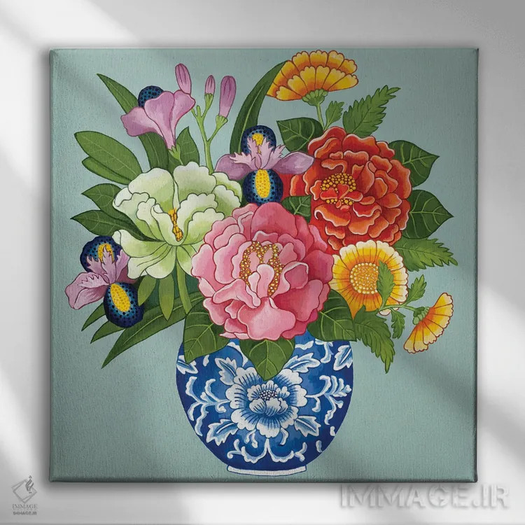 تابلو گلهای چینی: صدتومانی، رز، داوودی در کوزه زنجبیلی آبی و سفید روی زمینه آبی اثر گرین ارکید بوتیک (بوتیک هنری) - نمای روبهرو روی دیوار