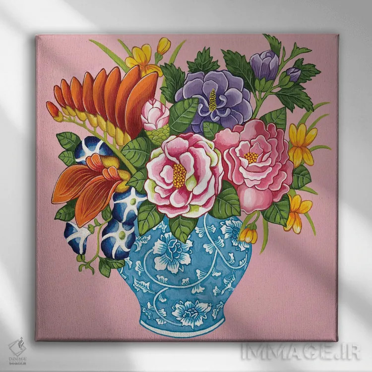 تابلو گلهای صدتومانی و رز چینی در کوزه زنجبیلی آبی و سفید روی صورتی اثر گرین ارکید بوتیک (بوتیک هنری) - نمای روبهرو روی دیوار