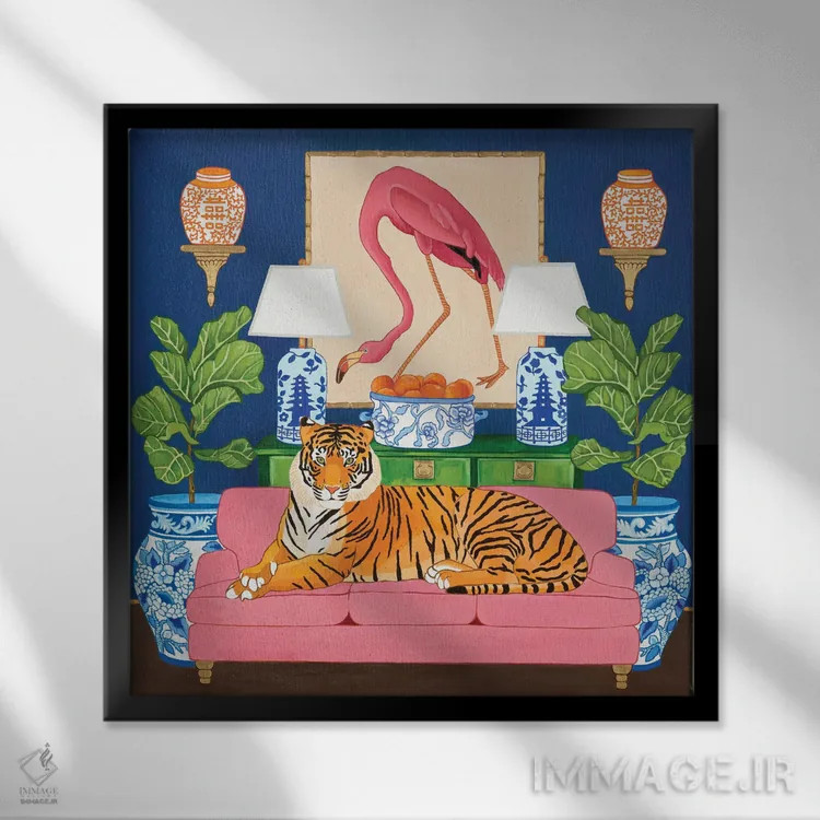 تابلو ببر چینی در اتاق نشیمن با کوزه زنجبیلی فلامینگو و برگ انجیری اثر گرین ارکید بوتیک (بوتیک هنری) - نمای قابدار مشکی