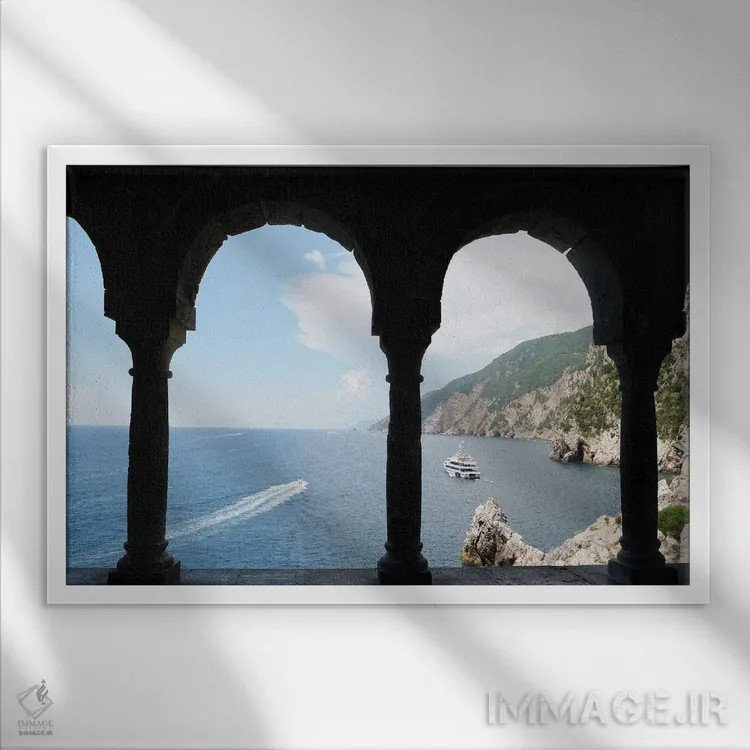 تابلو دروازه به سوی اقیانوس اثر گیلیارد برسسان - نمای قابدار سفید