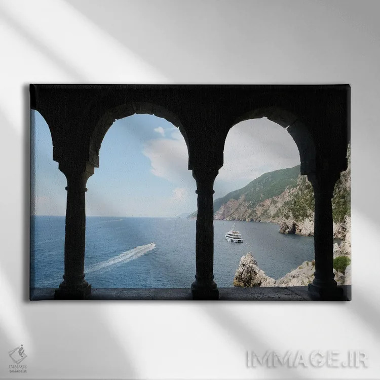 تابلو دروازه به سوی اقیانوس اثر گیلیارد برسسان - نمای روبهرو روی دیوار
