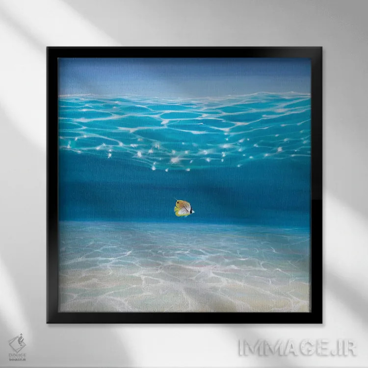 تابلو تنها در دریای فیروزهای اثر گیل بوستامانته - نمای قابدار مشکی