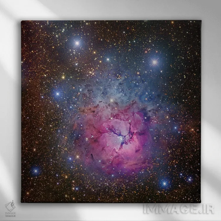 تابلو Trifid Nebula I,M20، سحابی سهتایی I اثر رابرت گندلر - نمای روبهرو روی دیوار