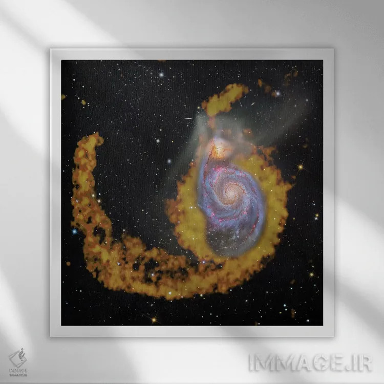 تابلو ام۵۱، تصویر ترکیبی کهکشان گردابی (موج رادیویی و نور مرئی) اثر رابرت گندلر - نمای قابدار سفید