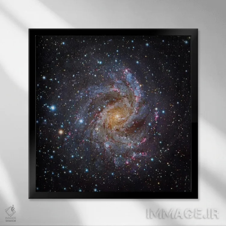 تابلو کهکشان مارپیچی در قیفاووس (انجیسی ۶۹۴۶) اثر رابرت گندلر - نمای قابدار مشکی