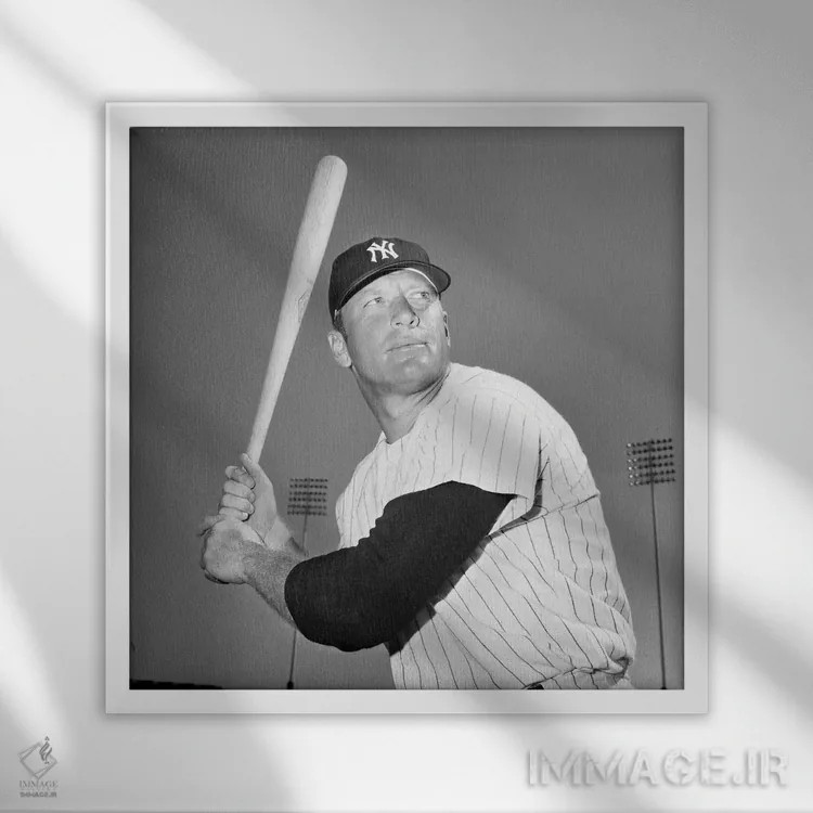 تابلو میکی منتل (۱۹۳۱–۱۹۹۵) اثر ناشناس - نمای قابدار سفید