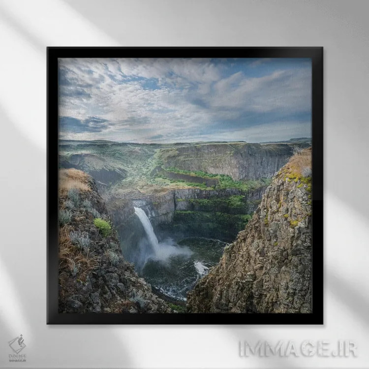 تابلو at Palouse Falls State Park.,آبشار پالوز در بهار، پارک ایالتی پالوز فالز، واشنگتن، آمریکا اثر گری لوهِم - نمای قابدار مشکی
