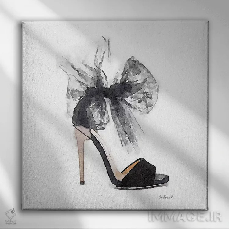 تابلو کفش فشن با توری مشکی، مربع اثر آماندا گرینوود - نمای روبهرو روی دیوار