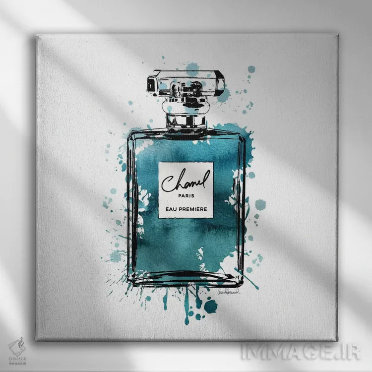 تابلو بطری عطر جوهری سبزآبی-مشکی، مربع اثر آماندا گرینوود - نمای روبهرو روی دیوار