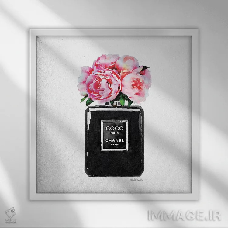 تابلو عطر کوکو نویر با گل صدتومانی صورتی اثر آماندا گرینوود - نمای قابدار سفید