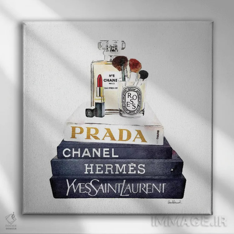 تابلو دستهای کتاب فشن با لوازم آرایش II اثر آماندا گرینوود - نمای روبهرو روی دیوار