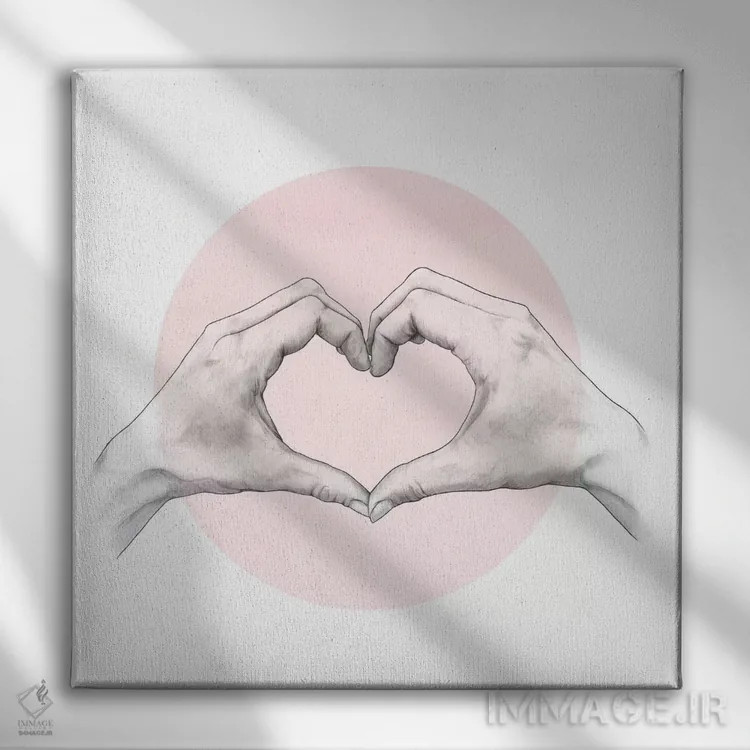 تابلو قلب در دستان اثر لورا گریوز - نمای روبهرو روی دیوار