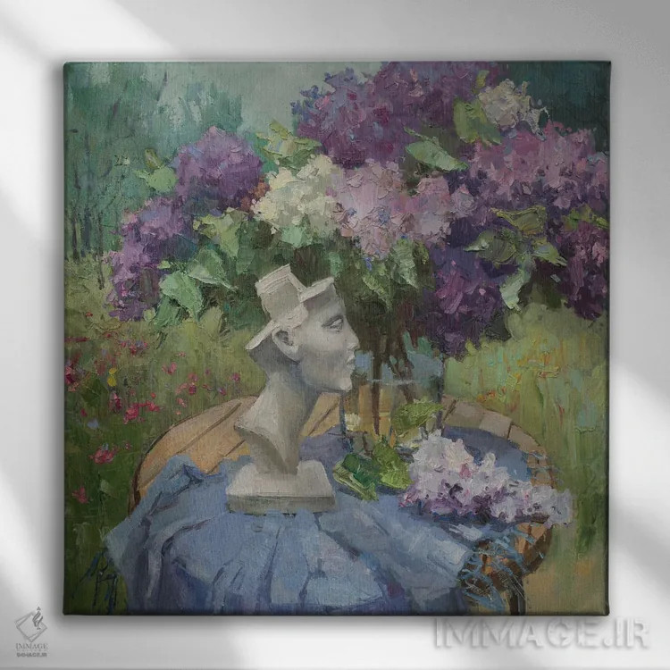 تابلو یاس بنفش با سر نفرتیتی اثر کنتس آرت (هنرمند یا استودیو) - نمای روبهرو روی دیوار